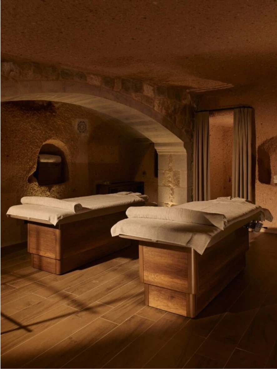 Massage bed setup in an Argos Spa cave room, Argos in Cappadocia